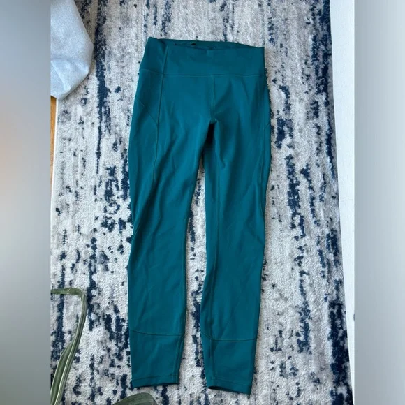 Lululemon In Movement Tight 25" - Picture 2 of 5